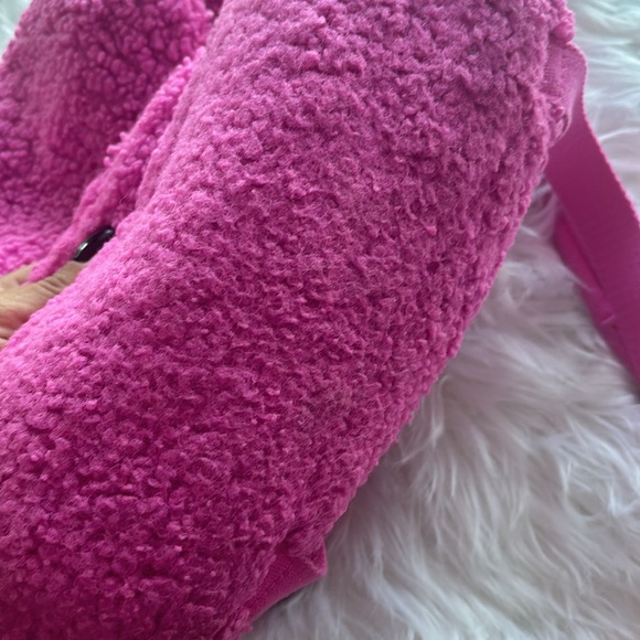 UGG pink fuzzy backpack - Picture 7 of 11
